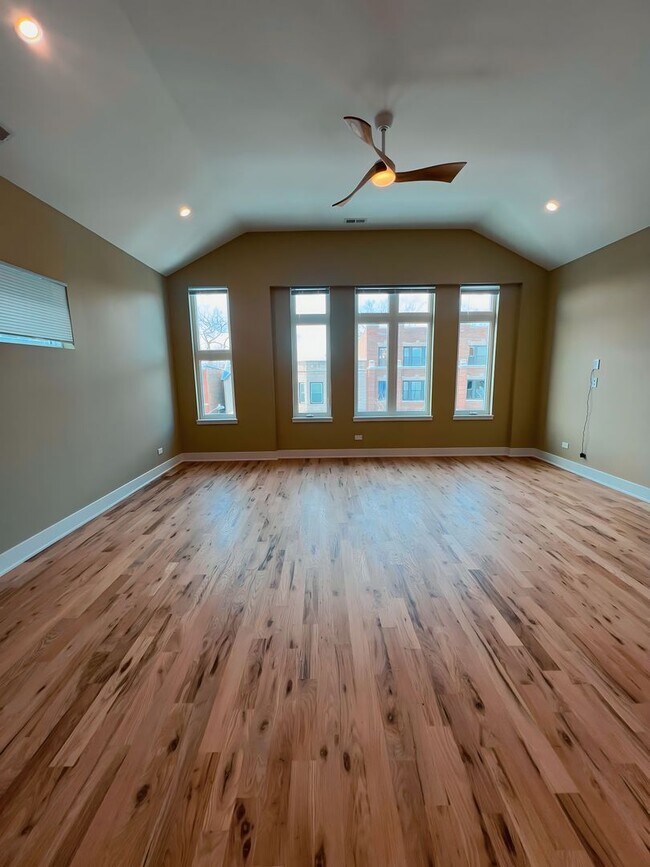 Building Photo - 4231 S Champlain Ave