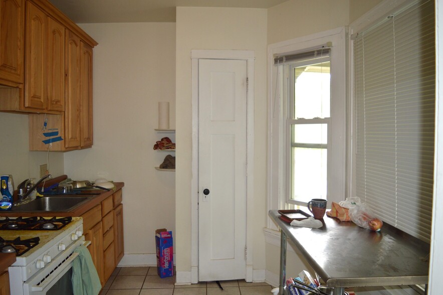 Building Photo - 314 E Mifflin St