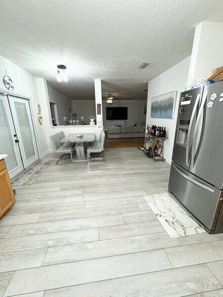 Building Photo - 955 Churchhill Ln