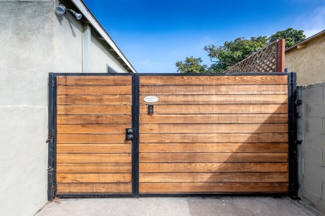 Building Photo - 4426 Campbell Dr