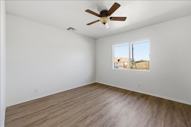 Building Photo - 6851 Quail Spring Ave