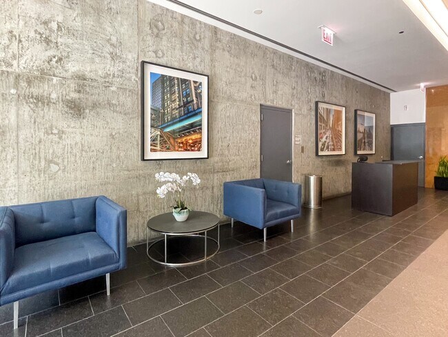 Lobby - 1620 S Michigan Ave