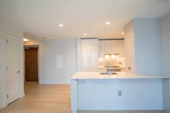 Building Photo - 133 Seaport Blvd