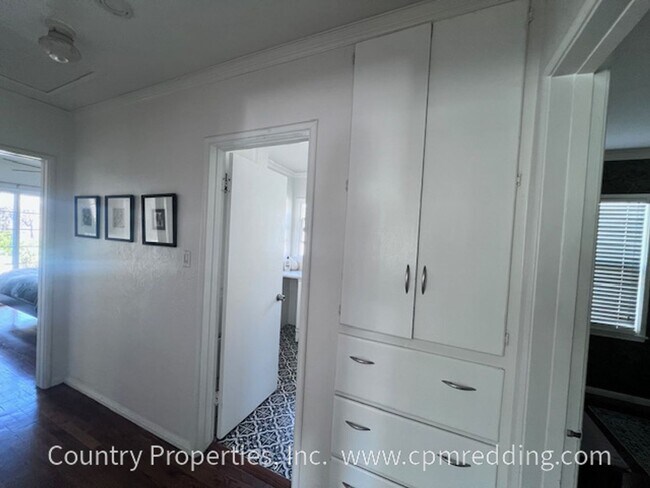 Building Photo - 2166 Garden Ave
