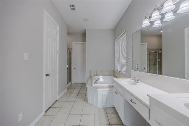 Building Photo - 7631 Red Clover Dr