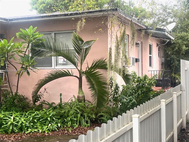 Building Photo - 1931 Jefferson St