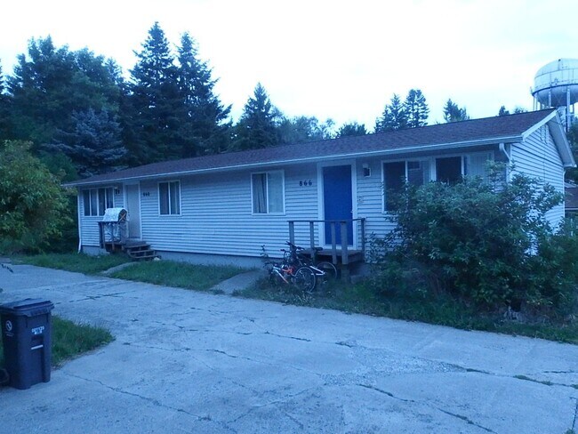 Primary Photo - Garfield Duplex