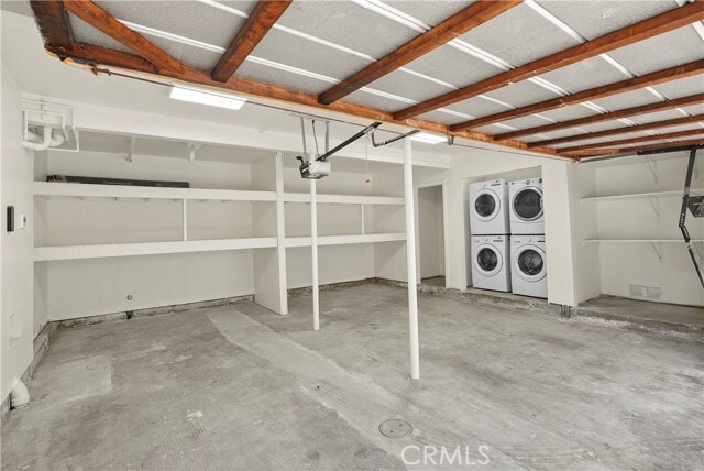 Building Photo - 121 Topaz Ave