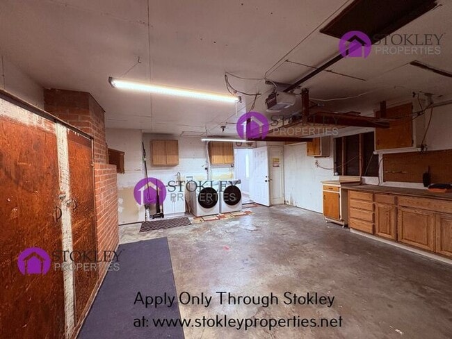 Building Photo - 1920 Encima Dr