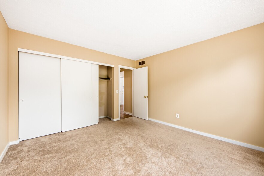 Main floor master BR 12x12 - 3003 Cranston Dr