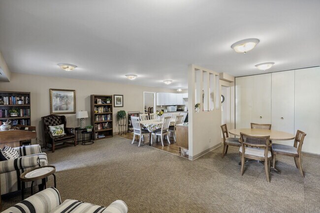 Building Photo - 777 Saturn Dr