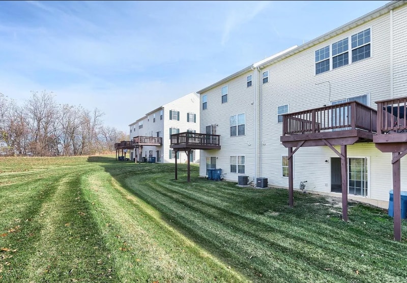 Building Photo - 2304 Sunny Hill Cir