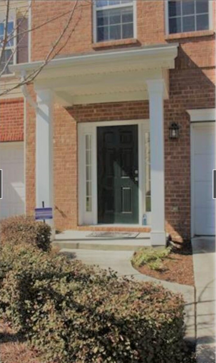 Building Photo - 9792 Wlakers Glen DR NW