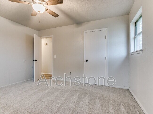 Building Photo - 401 NW 86th St