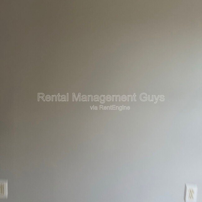 Building Photo - 2110 Fremont Ave N