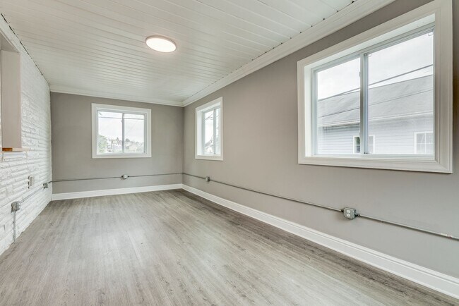 Building Photo - 311 Boggs Ave