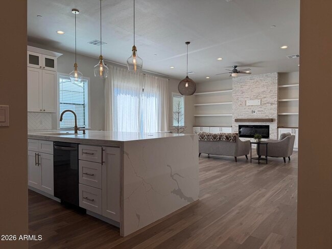 Building Photo - 8736 E Joshua Tree Ln