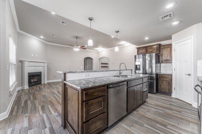 Building Photo - Spacious 4-Bedroom Home with Open Layout & Fenced Backyard in Pea Ridge