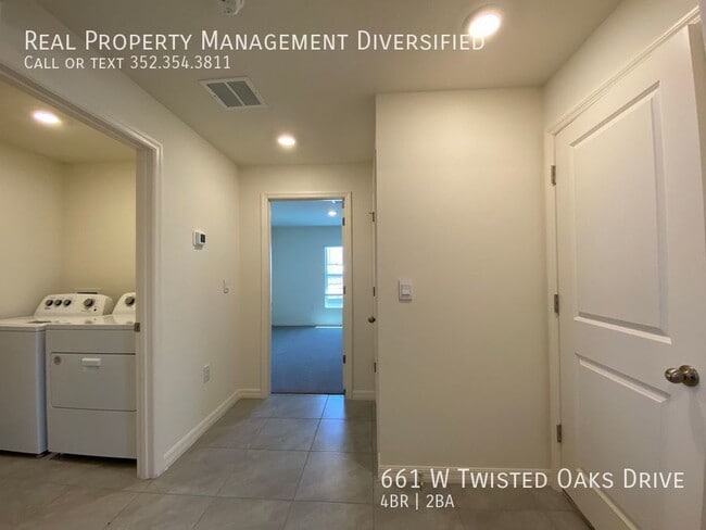 Building Photo - 4801 N Forest Ridge Blvd