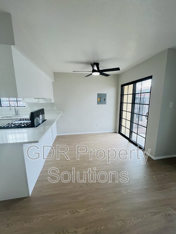 Building Photo - 1116 Coal Ave SW