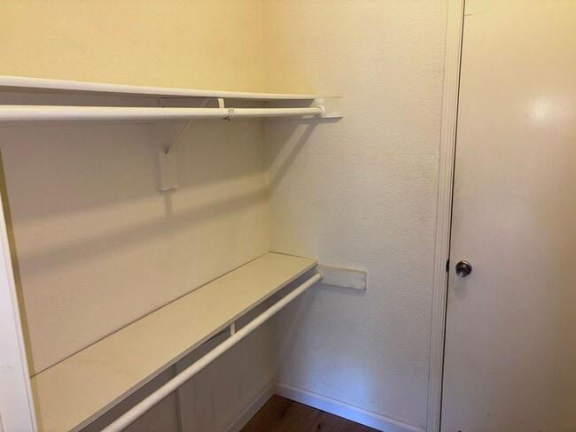 Building Photo - $1900.00-Remodeled 2 Bed 2 Bath, Condo in Glen Cove,(Vallejo) - Downstairs Unit