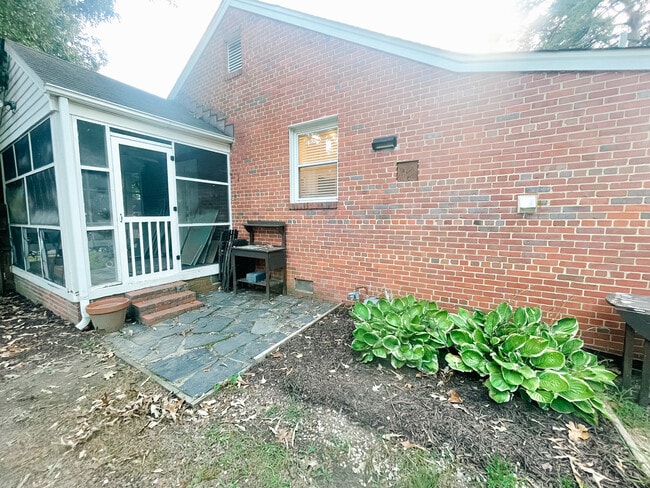 Building Photo - 7502 Westfield Rd