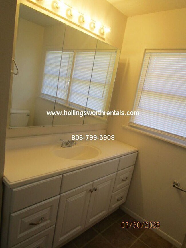 Building Photo - 4 bedroom, 2 bath, 2 car garage with shop ...