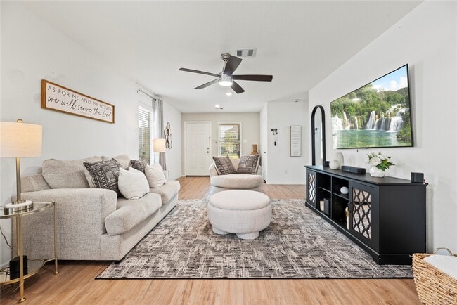 Building Photo - 7207 Clover Chase Dr