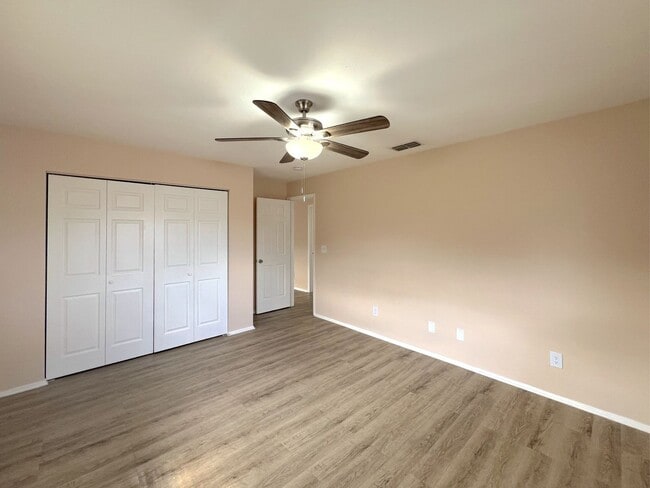 Building Photo - Charming 2 Bedroom, 1 Bath Duplex in Fort ...