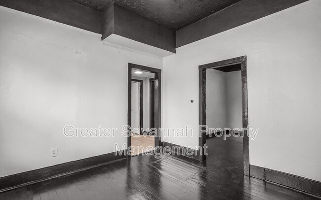 Building Photo - 2221 Harden St