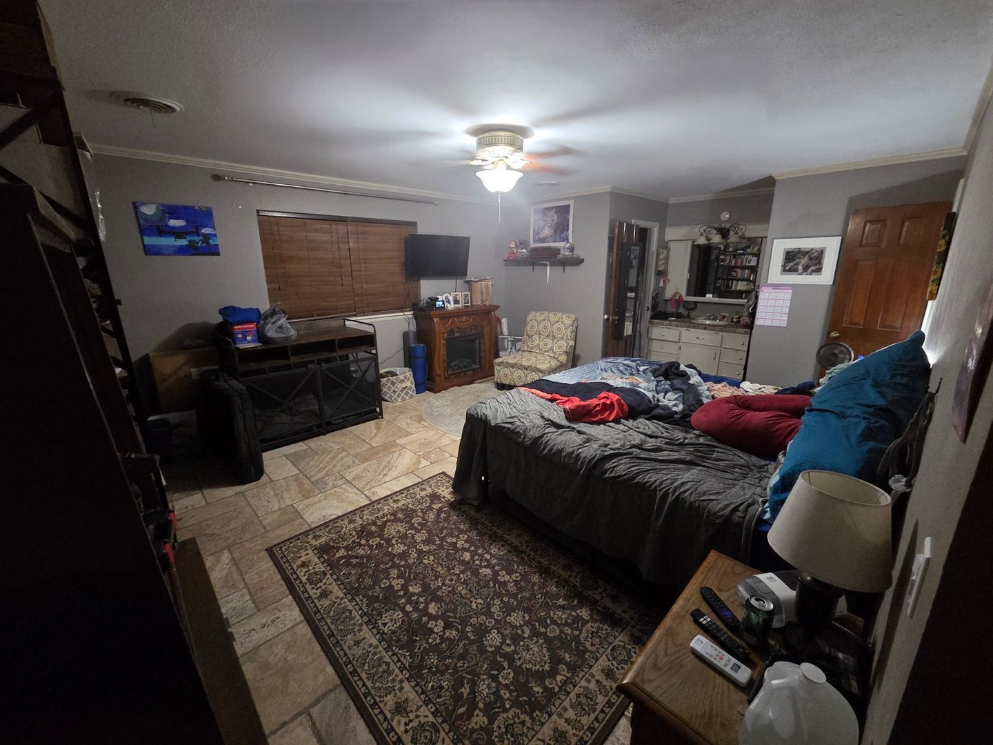 Building Photo - 1804 W Ave H