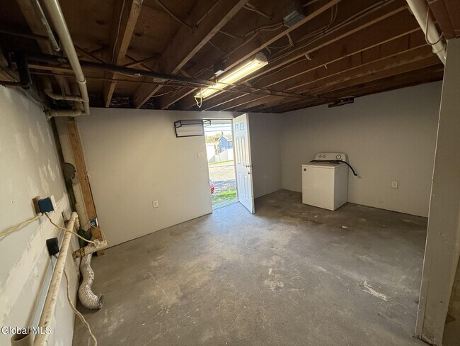 Building Photo - 22 Church St Ext