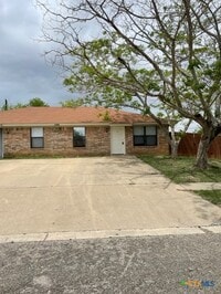 Building Photo - 104 Horseshoe Dr