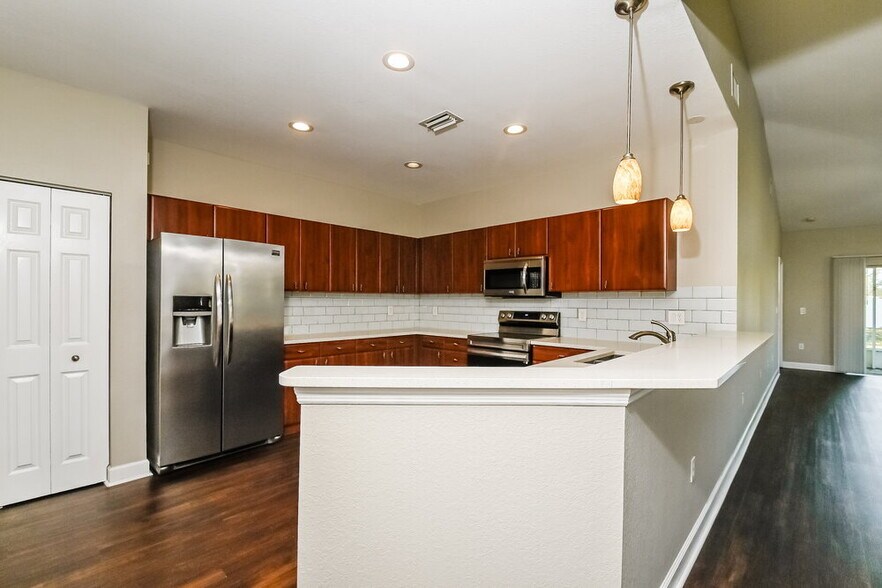 Building Photo - 311 28th St W