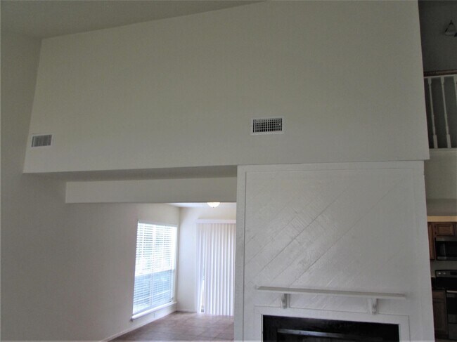 Building Photo - 16706 Running Quail Ct