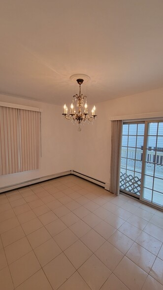 Building Photo - 768 Florence Pl