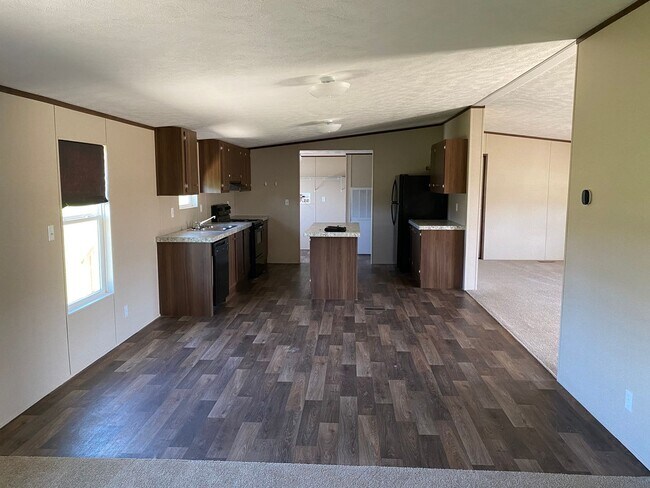 Building Photo - 135 Meadow Spring Court