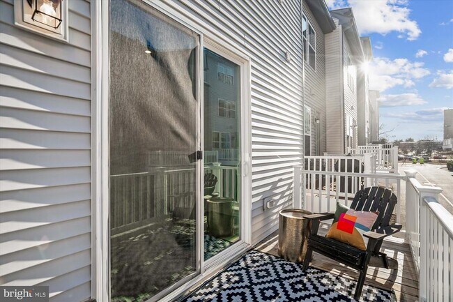 Building Photo - 6732 Belcrest Rd