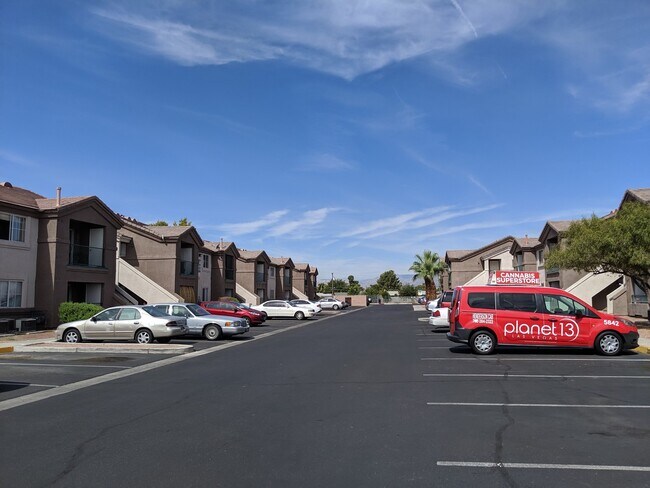 Building Photo - ******* 2 WEEKS FREE RENT ******* 2 BED 2 BATH FIRST FLOOR CONDO!!