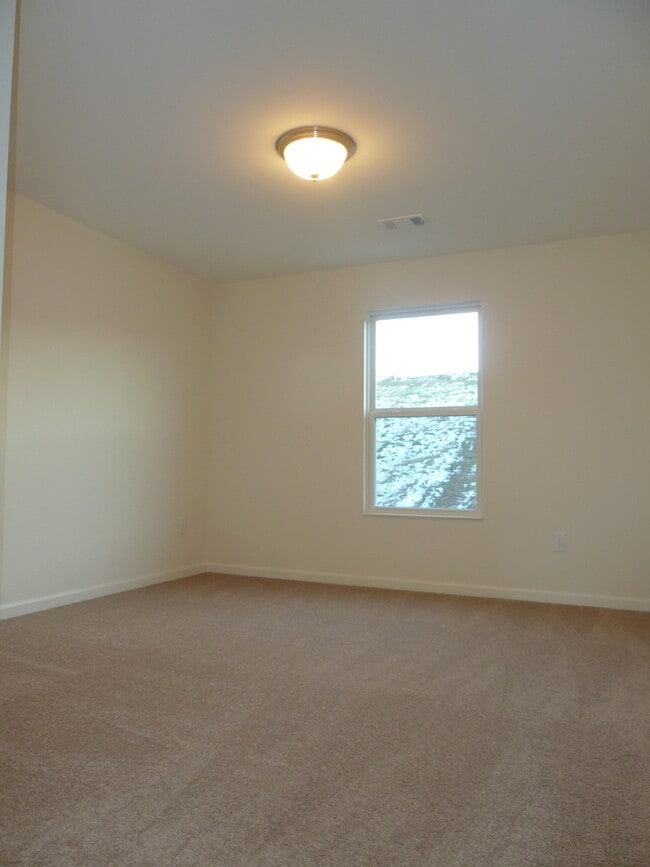 Building Photo - Beautiful Brick Home in Primrose Creek – B...