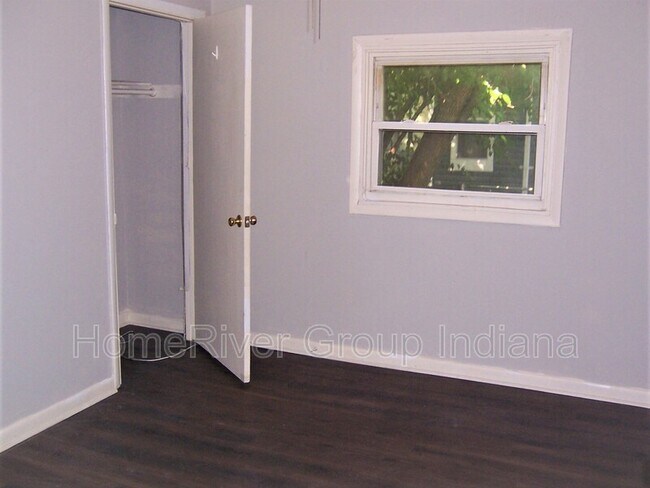 Building Photo - 3301 W 11th St