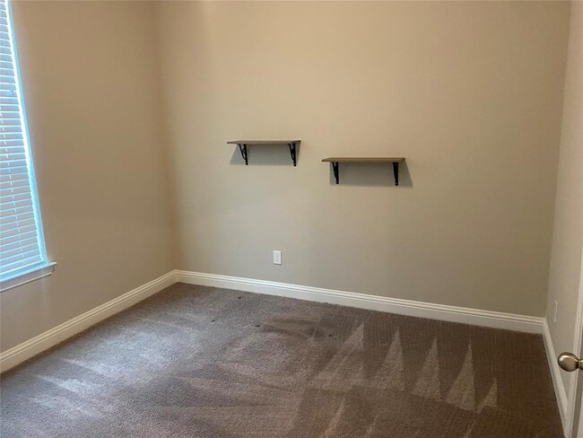 Building Photo - 4635 Bluestem Prairie Dr