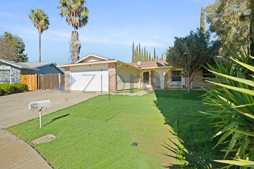 Building Photo - 1471 Valenzuela Ct