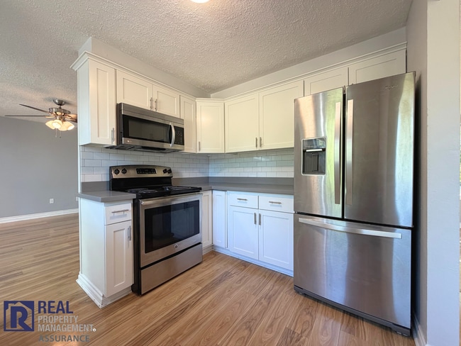 Building Photo - 5470 SW 164th Ct