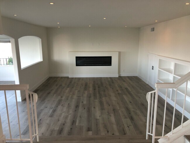 Family Room - 4202 Mesa St