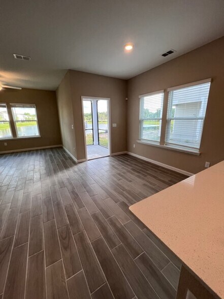 Building Photo - 2614 Sandy Dune Dr