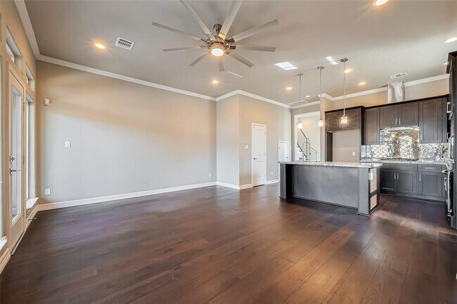 Building Photo - 4307 Hershe St