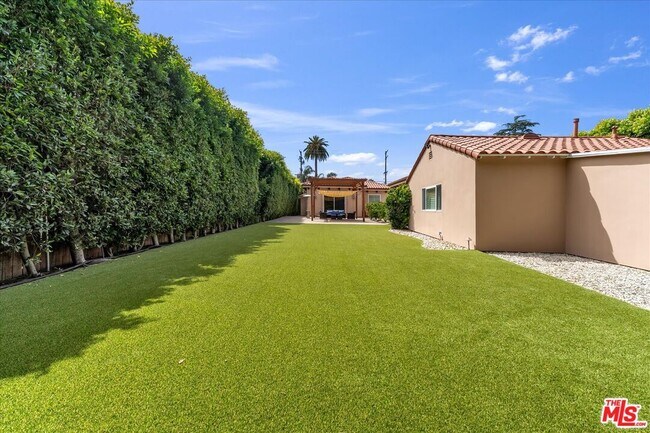 Building Photo - 5310 Leghorn Ave