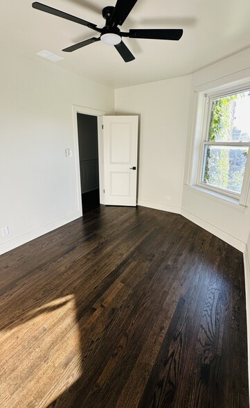 Building Photo - 8220 S Eberhart Ave