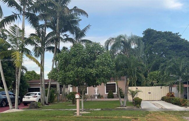 Primary Photo - 5225 SW 102nd Ave